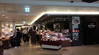 お弁当　お土産を買うなら。