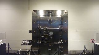 お金の歴史が学べる