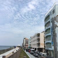 堤防道路ではアメリカ人がランニング