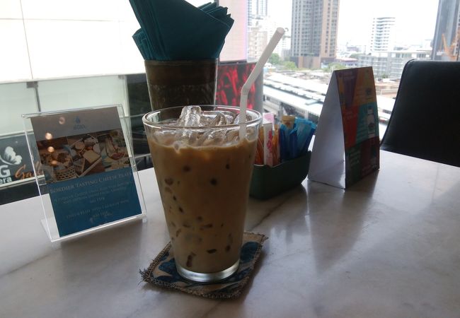 オシャレ空間でゆったり「イッサヤパティスリー」