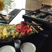 朝食・フルーツも豊富