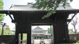 両大師に移築された黒門