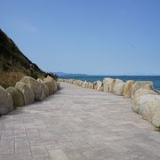 岬の外周、海沿いに整備された遊歩道