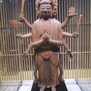 横山神社　馬頭観音立像が展示されていました
