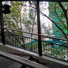 周りは工事中です