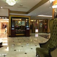 煌びやかなロビー