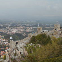 あちらこちらにある砦跡から、シントラの絶景を臨める。