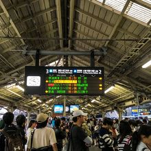 京都駅では3番線から発車します。