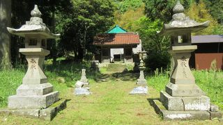 毛利元就の二代目木像が祀ってあります