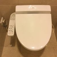 トイレはウォシュレット付きで快適