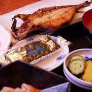 らんぷはうすで下田の定番モーニング、鯵の開き朝定食