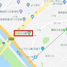 四つ木つばさ公園は、荒川の東岸にあり、大空翼の銅像があります