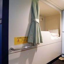 ２等洋室。キャビンタイプの２段ベッドです。