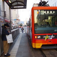 ホテルのすぐ近くに、市内電車の電停、大街道があります