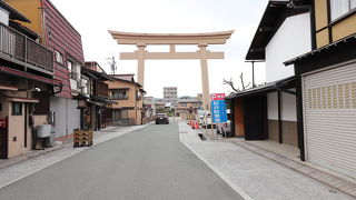「櫻山八幡宮」昔の町並みを眺められる参道と海外の観光客が多い神社！