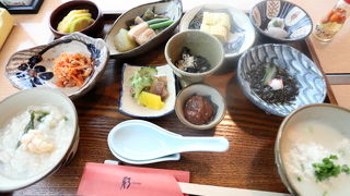 朝食は2種類、昼食は3種類から選べました