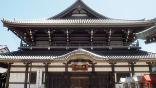 駐車場が広く便利です。