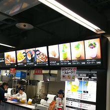 お弁当飲みものはいろいろあります( v^-゜)♪