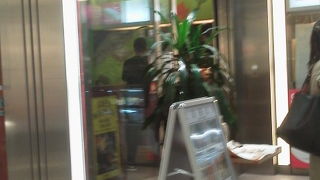 東急線改札すぐ