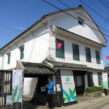 変わった建物です