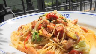 気持ちの良いテラス席