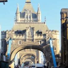 お城のような雰囲気の橋!!