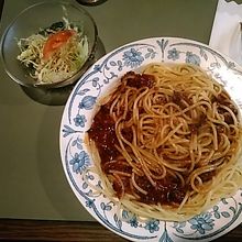 ミートソース630円にはサラダとスープが付きます。