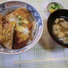 ソース煮込みカツ丼