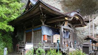修行場所の雰囲気が漂う山寺