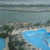 那覇市内のホテルにしては大きなプール