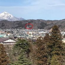 白虎隊自刃の地も城から見えます