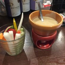 お通しバーニャカウダ