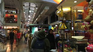 お土産探しには最適