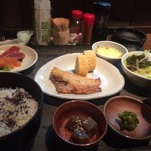こちらがお魚定食