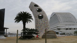 不思議なモニュメント