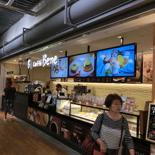 カフェベネ (成田空港第3ターミナル3Ｆ店)