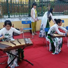 入口では演奏会の準備