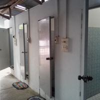 共同シャワー、トイレ