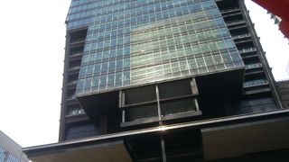 広いサンケイプラザ