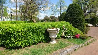 赤坂離宮迎賓館と調和した公園