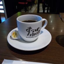 スペシャルブレンドコーヒのMサイズ(税込み324円)です。