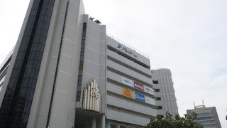 県庁前駅とつながっている