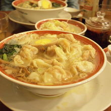 また食べたくなるワンタン麺