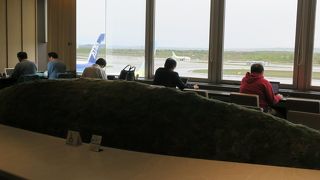 飛行機を見ることができます