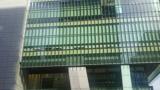 とてもしゃれた商業ビルです