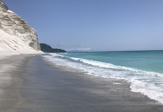 白ママ層断崖 クチコミ・アクセス・営業時間｜新島【フォー