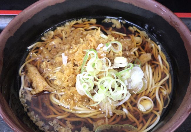 池袋西口の茹で上げ立食いの大黒そば