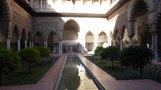 イスラム風の華麗な宮殿、アルカサル