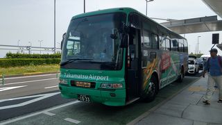 高松駅と空港を結ぶ
