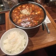 麻婆麺大盛とライス